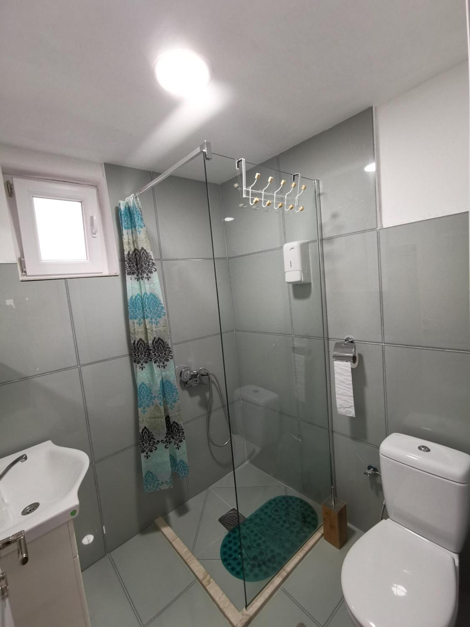 In Apartments Airport Mitrovici  Room photo